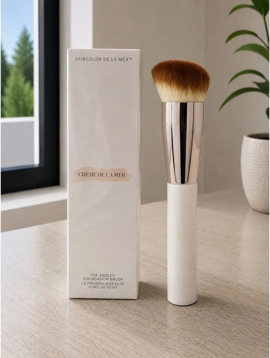 La Mer Angled Foundation Brush